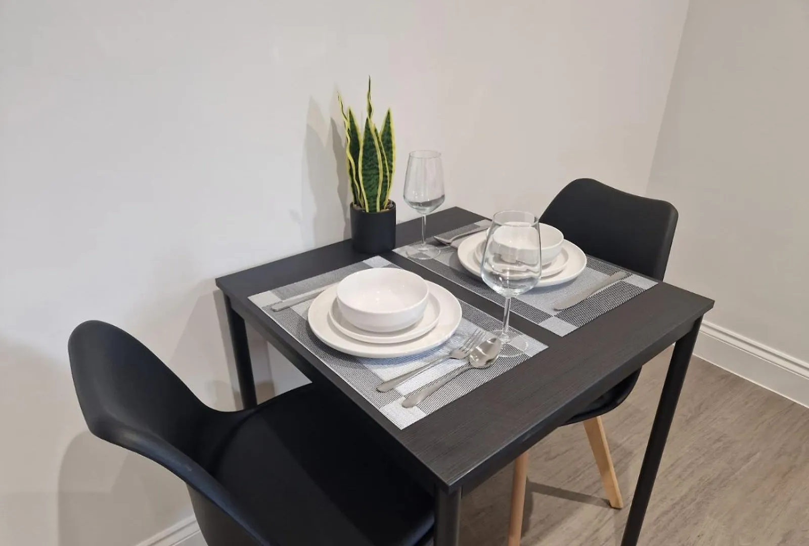 Wakefield Getaway - Cosy Apt With Free Parking Apartment